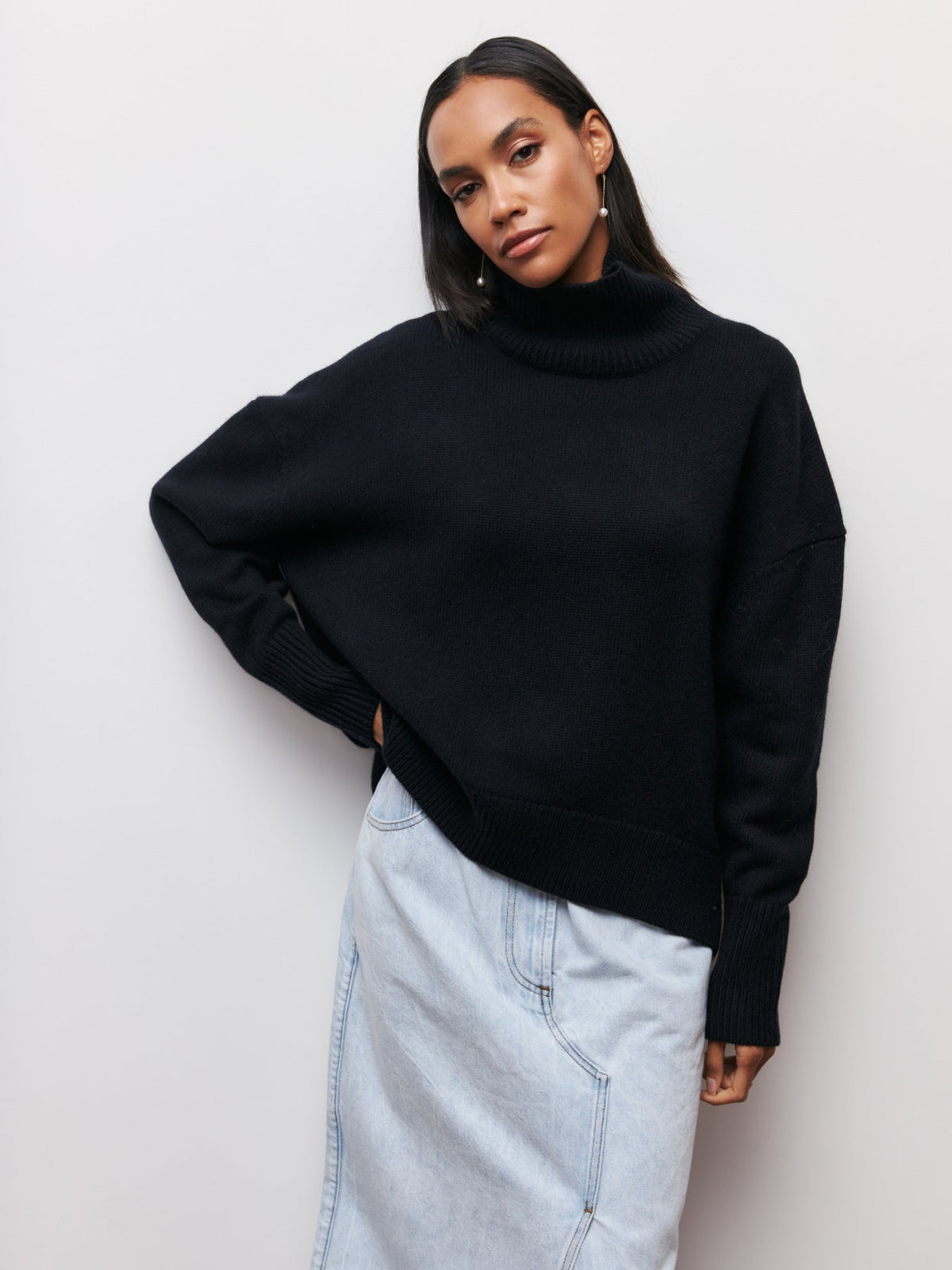 Women's Oversized Turtleneck Sweater, Solid Color Long Sleeve Loose Knit Pullover, Casual Fall Winter Basic Knit Top For Ladies